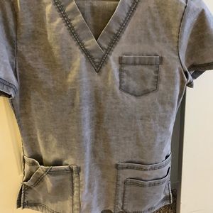 Scrubs top and bottom